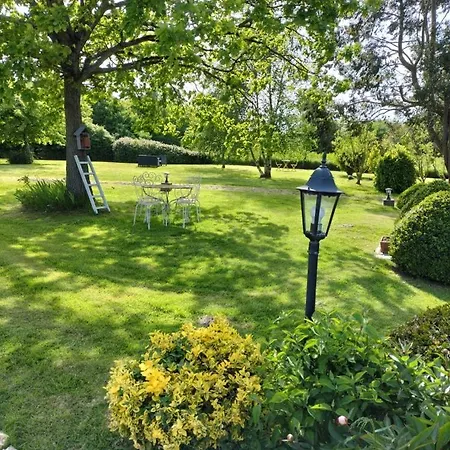 Vendégház Le Clos Lauradiere Cormeilles